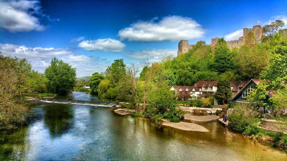 Luxury 2 Bed Apartment With Free Parking Ludlow Extérieur photo